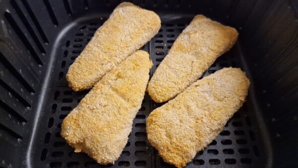 Preparación de pescado frito en freidora de aire caliente