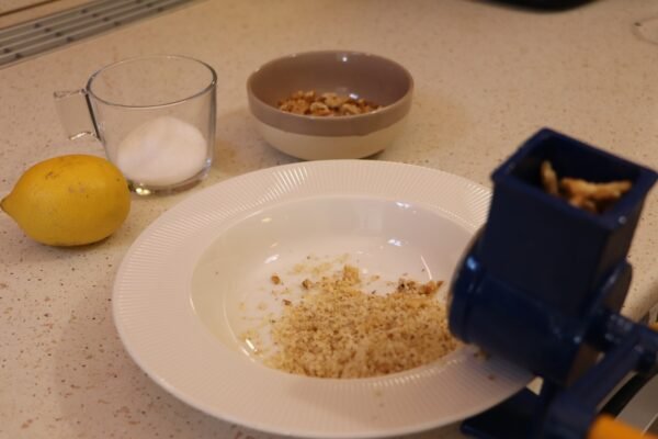 preparación del relleno de nueces