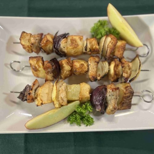 Brochetas de pechuga de pavo con manzana en airfryer