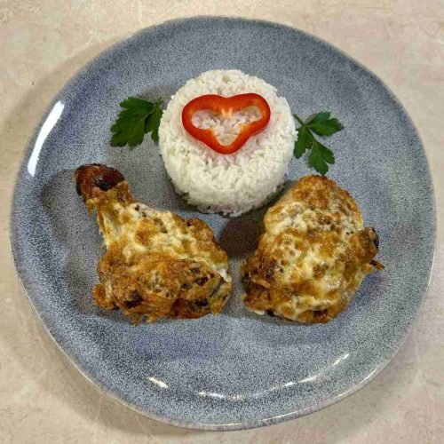 Muslos de pollo con queso en la freidora de aire