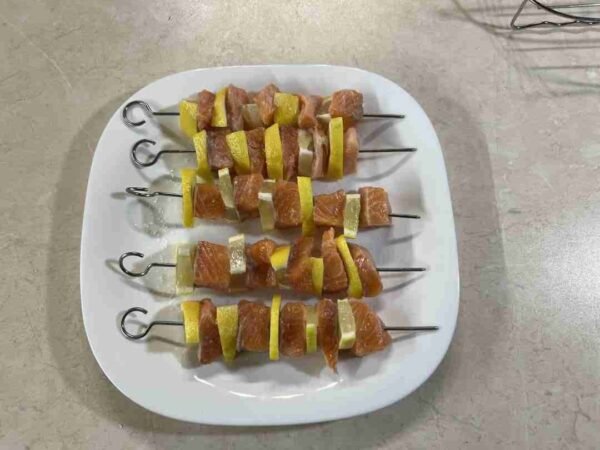 Brochetas de salmón con limón 04