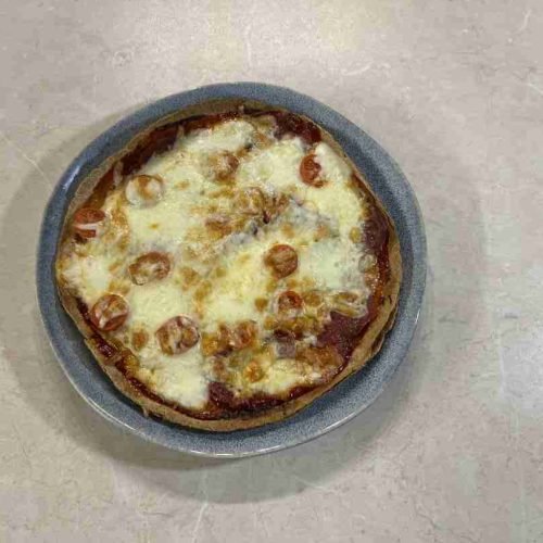 Pizza rápida con base de tortilla en airfryer