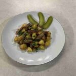 Salteado húngaro de carne y patatas „Brassói“ 28